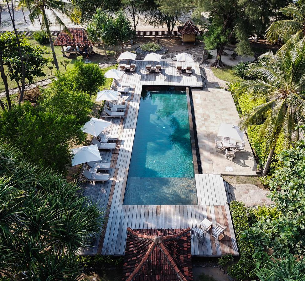 Desa Dunia Beda Resort Гили Траванган Экстерьер фото