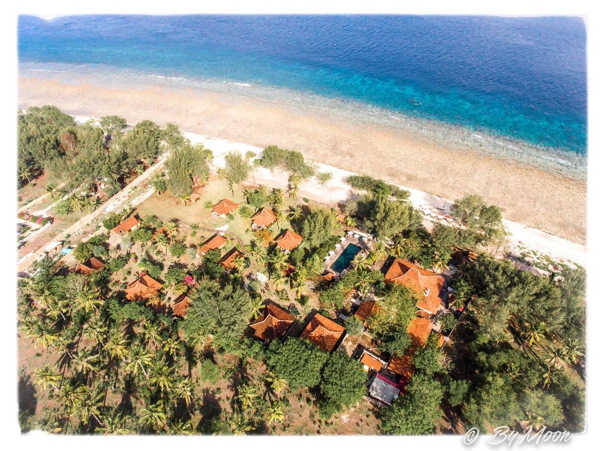 Desa Dunia Beda Resort Гили Траванган Экстерьер фото