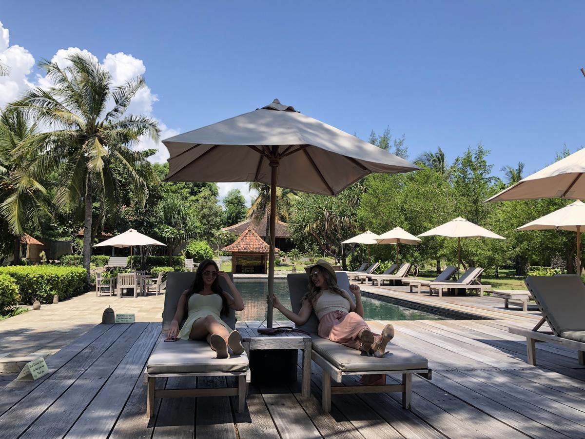 Desa Dunia Beda Resort Гили Траванган Экстерьер фото