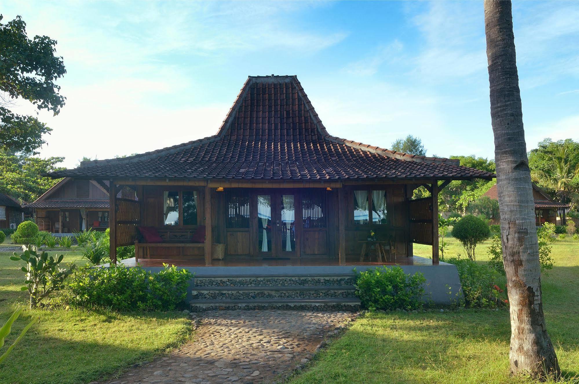 Desa Dunia Beda Resort Гили Траванган Экстерьер фото